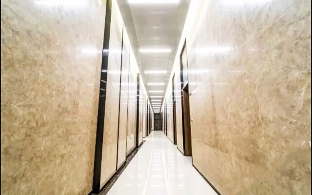 Changjiang Dong Metro Apartment