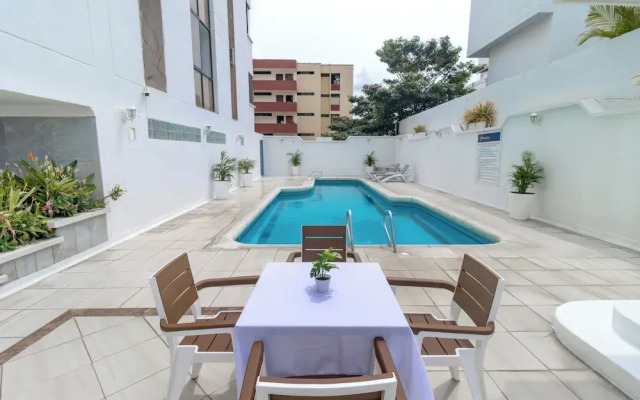 Hotel Axis Inn By GEH Suites