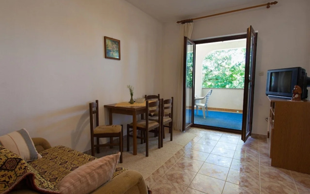 Apartment in Vantacici Near the Sea