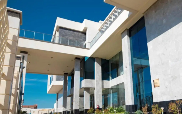 Waves Hotel