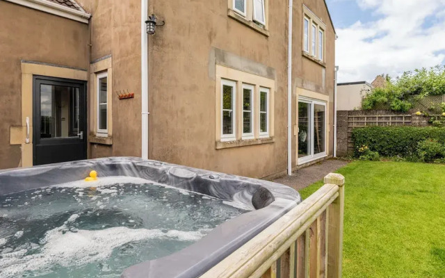 Gorgeous Rural 4BD Farm With Hot Tub