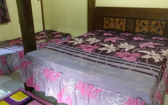 Homestay Mbah Mul by ZUZU