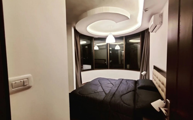 "28 1- Lovely Apartment Close to all Services"