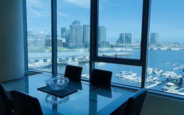 Astonishing Docklands View Deluxe Room