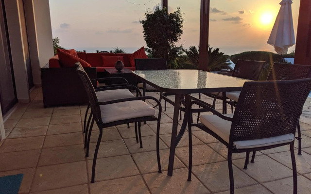 Villa Panorama - Stunning views in villa with hot tub, pool, garden