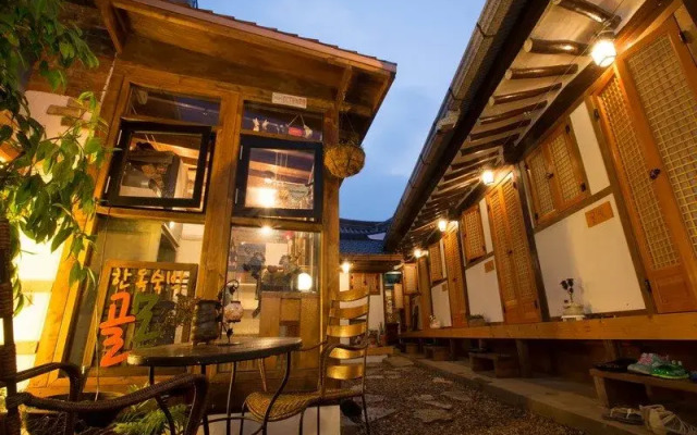 Jeonju Golmokgil Guesthouse