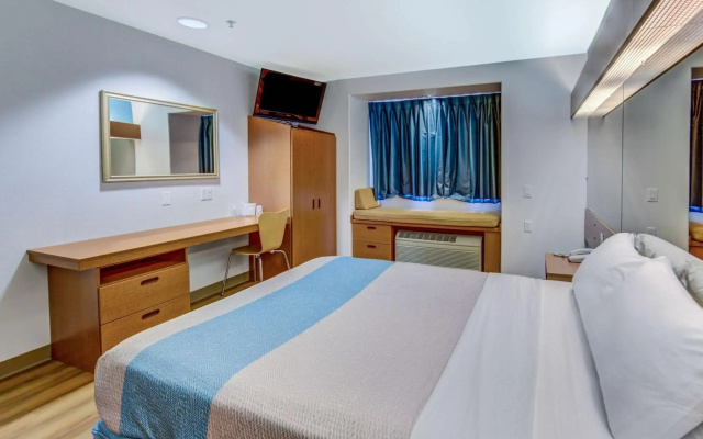 Motel 6 Sutherlin, OR