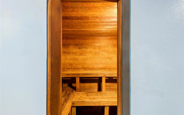 Suburban Studios Fort Dodge