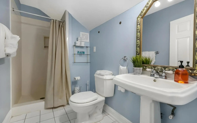 Canal Express Rooms