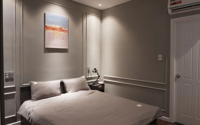 By Duc Phan-Suites