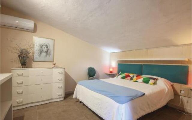 Four Bedroom Holiday Home in Vittoria