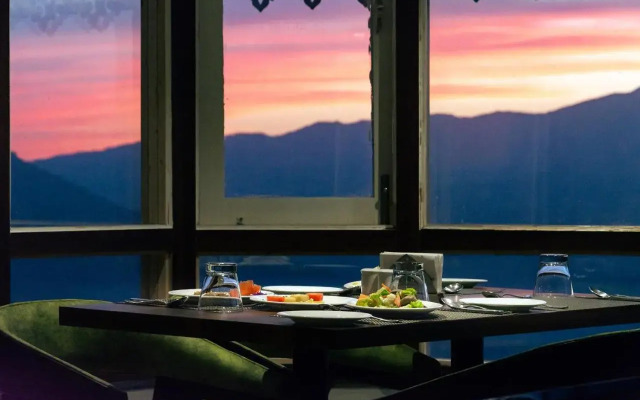 Sumitel Vista 800m from Mall Road