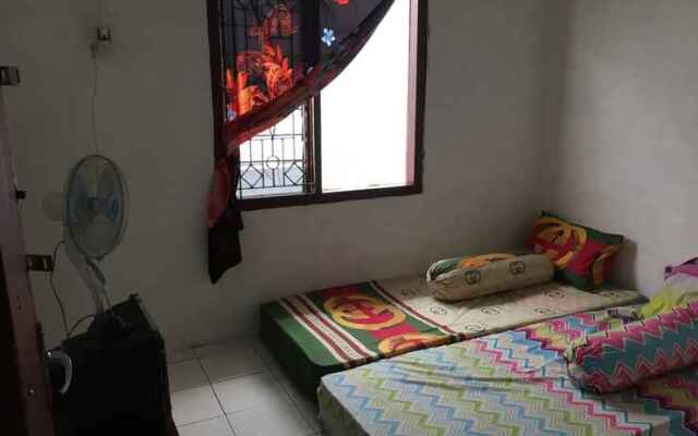 Tambak Bayan Guesthouse