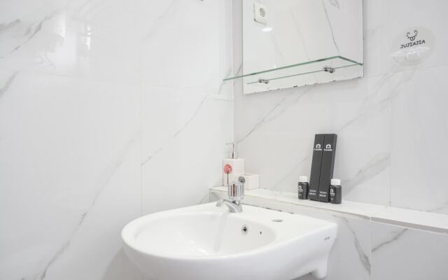 Nice And Cozy 3Br At Grand Palace Kemayoran Apartment