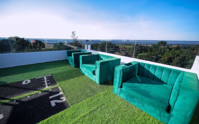 El Amo Lakeview Villa