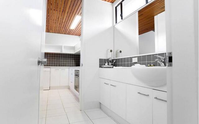 Nautilus Beachfront Villas & Spa