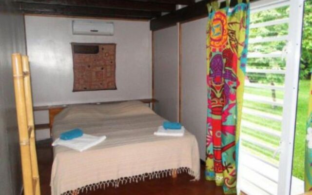 Linareva Moorea Beach Resort