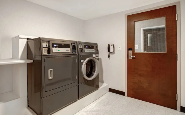 Ramada by Wyndham St. Paul AB