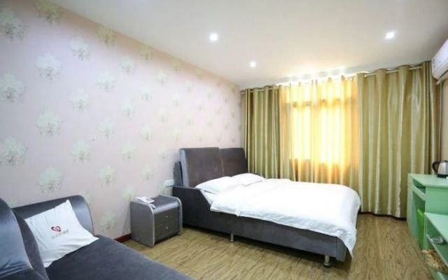 Xinzhilian Ning'ai Love Hotel