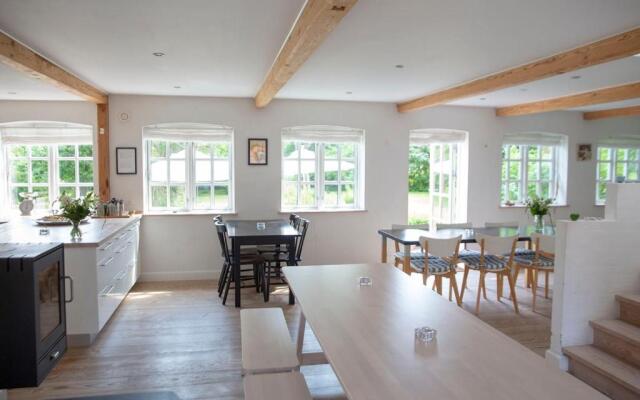 Mellem-rummet Guesthouse