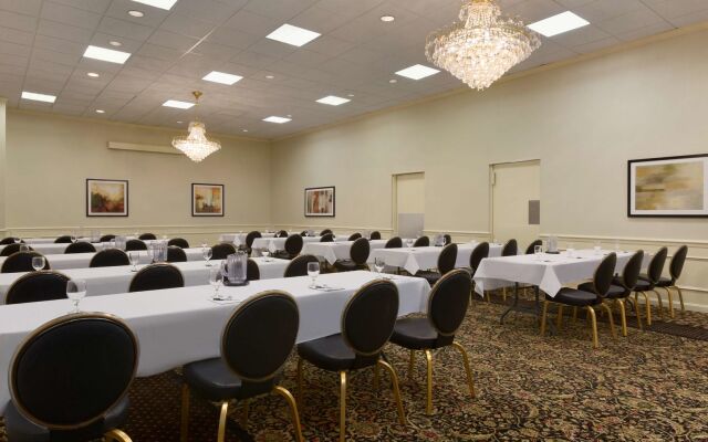 Park Inn by Radisson Sharon