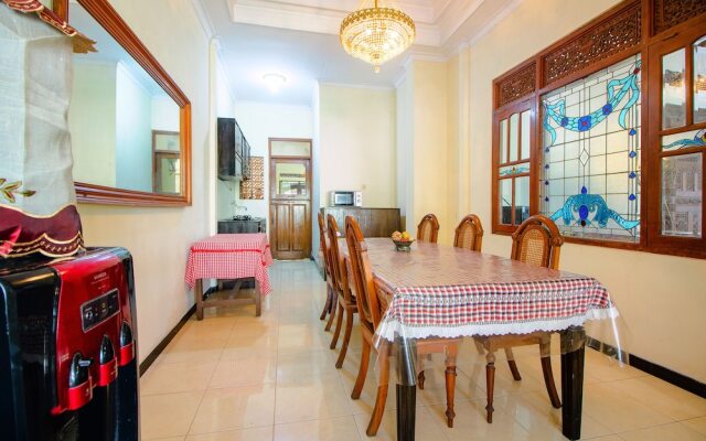 Griya Joglo Homestay by Oyo Rooms