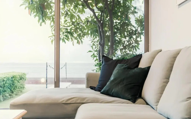 Sandbox beachfront villa2