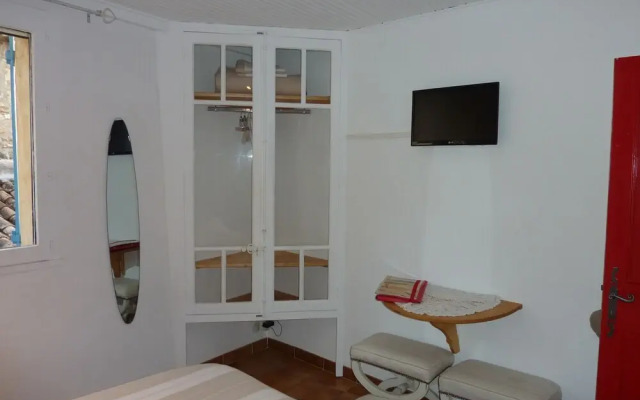 Fa Mille Maison Bleue