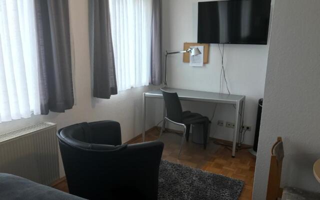 Apartmenthaus Zentrum Komfort Apartments mit Miniküchen verschiedener Größen