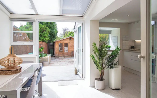 Stunning Townhouse with Large Garden