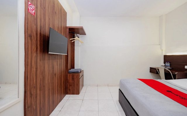 RedDoorz Plus @ D San Residence Buah Batu – Guest Rooms – Bandung