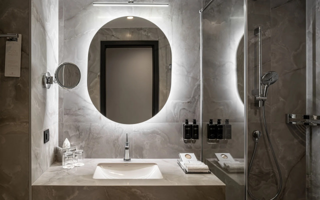 The Marmorosch Bucharest, Autograph Collection