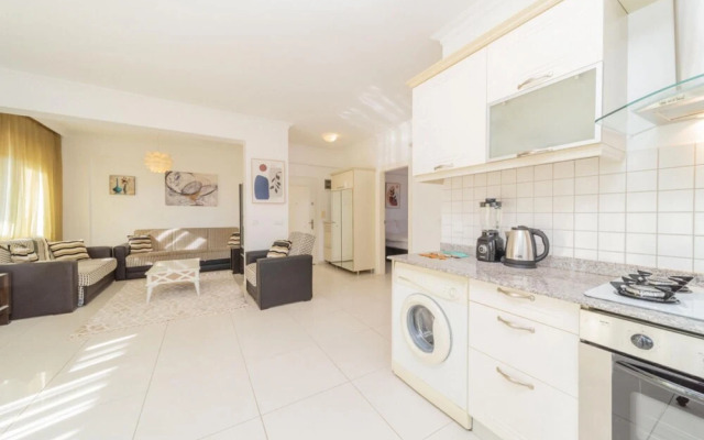 Vibrant Flat with Shared Pool in Belek