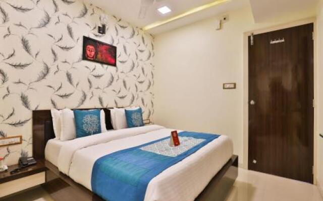 Hotel Red Apple by OYO Rooms