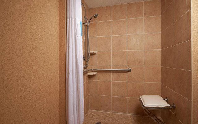 Hampton Inn by Hilton Youngstown-West I-80