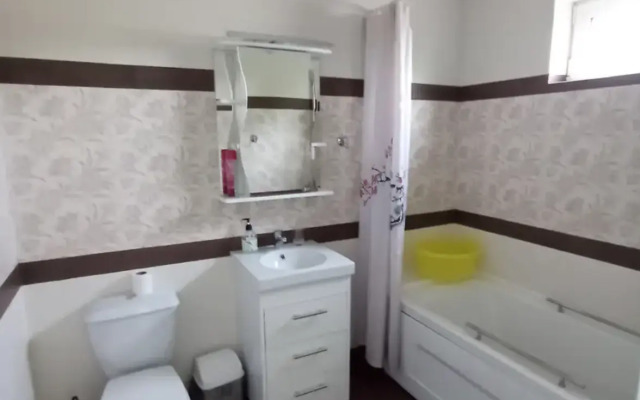 Уютный дворик на Толстого