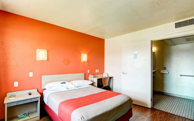 Motel 6 Denver, CO - Airport