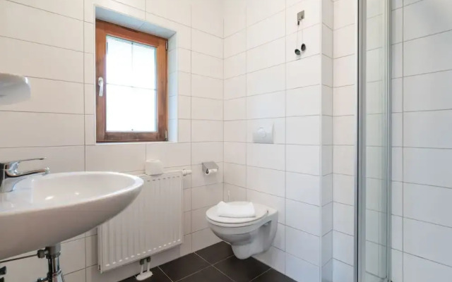 Cozy Apartment in Obertraun With Pool