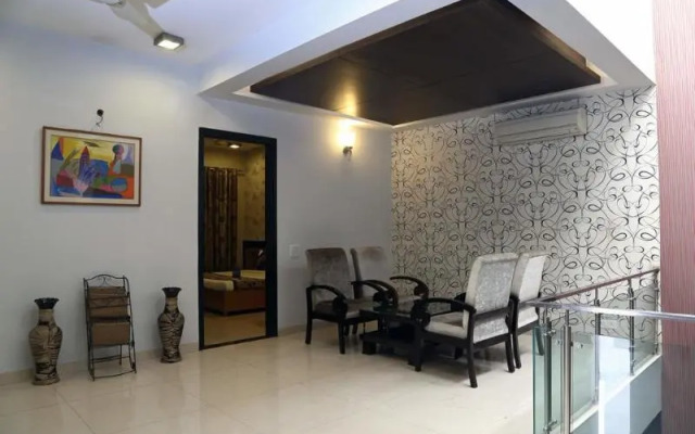 FabHotel Cyber Park