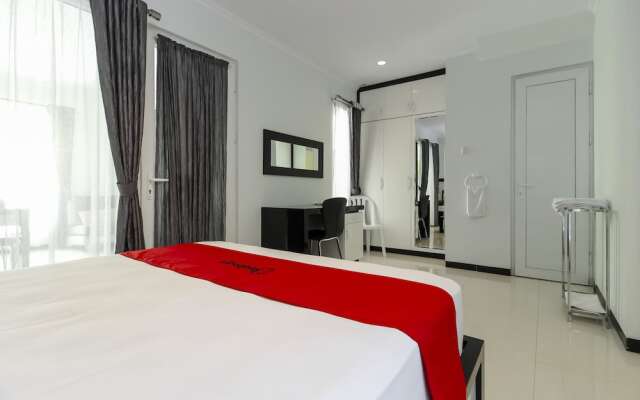 RedDoorz Plus @ Palagan 2