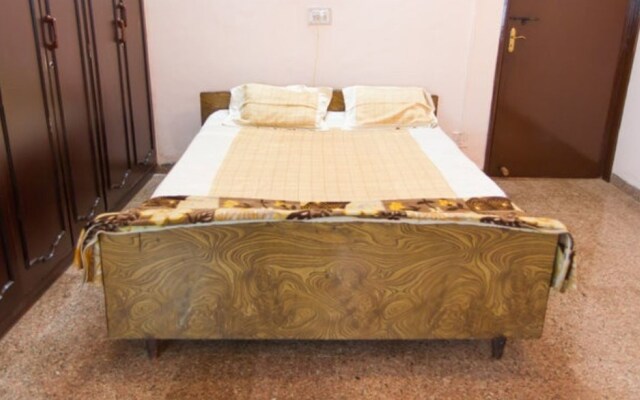 Aakriti's Guest House