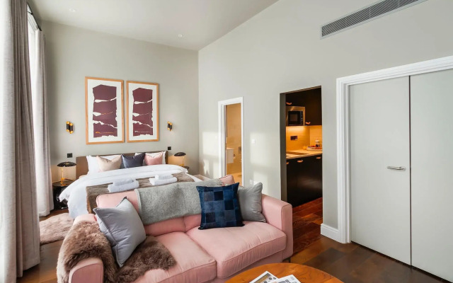 The Knaresborough by Aura Collection