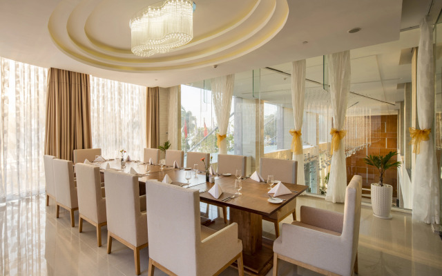Diamond Bay Hotel