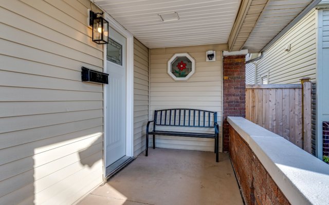 Chic Indianapolis Home w/ Patio < 2 Mi to Downtown