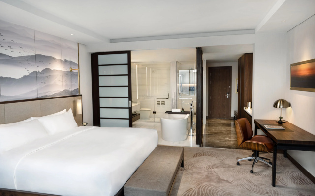 Crowne Plaza Vinh Yen City Centre – Guest Rooms – Vinh Yen