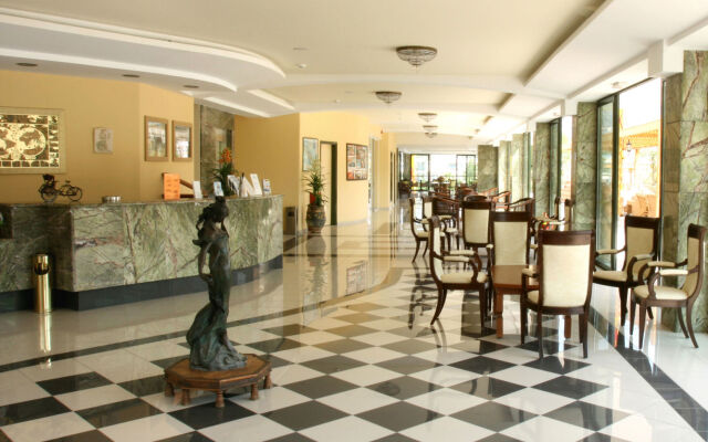 Eri Beach Hotel