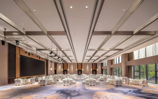 Howard Johnson By Wyndham Guotou Plaza Zigong