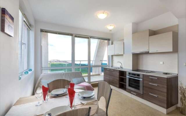 Sea View 1 Bed Apartment With Stunning Ocean Views