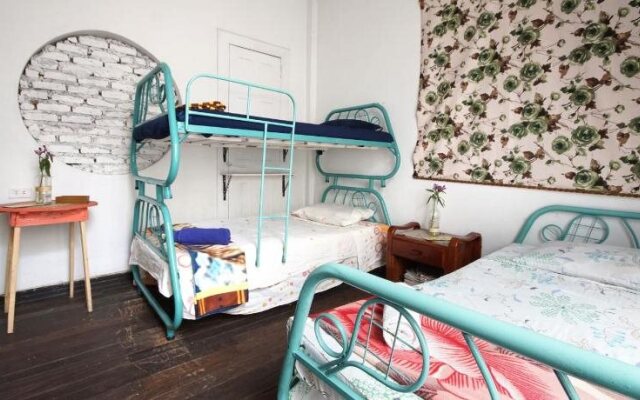 La Casa Cafe Guesthouse