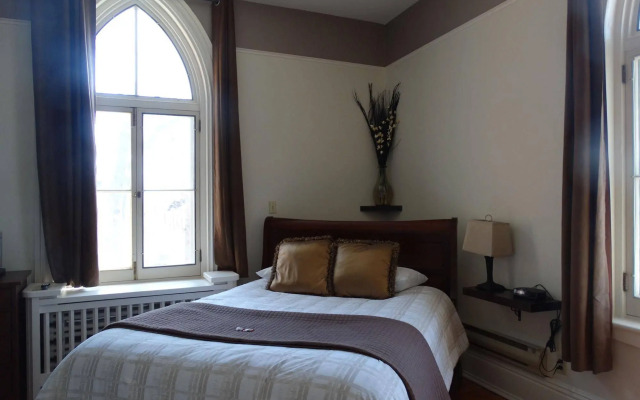 Hochelaga Inn